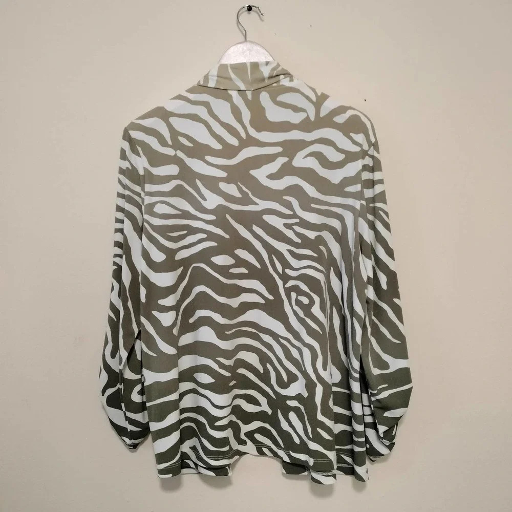 Easywear Chico's Size 3/XL Ombre Taupe White Striped Cardigan - Picture 6 of 6